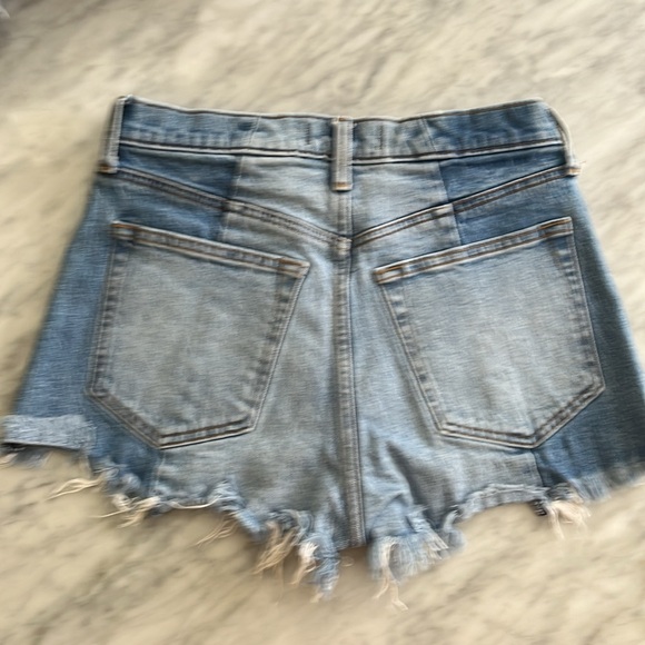 Exc. cond. Abercrombie High Rise Mom Short size 28 (6) - Picture 2 of 2
